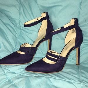 5.5 Nine West Blue Suede
